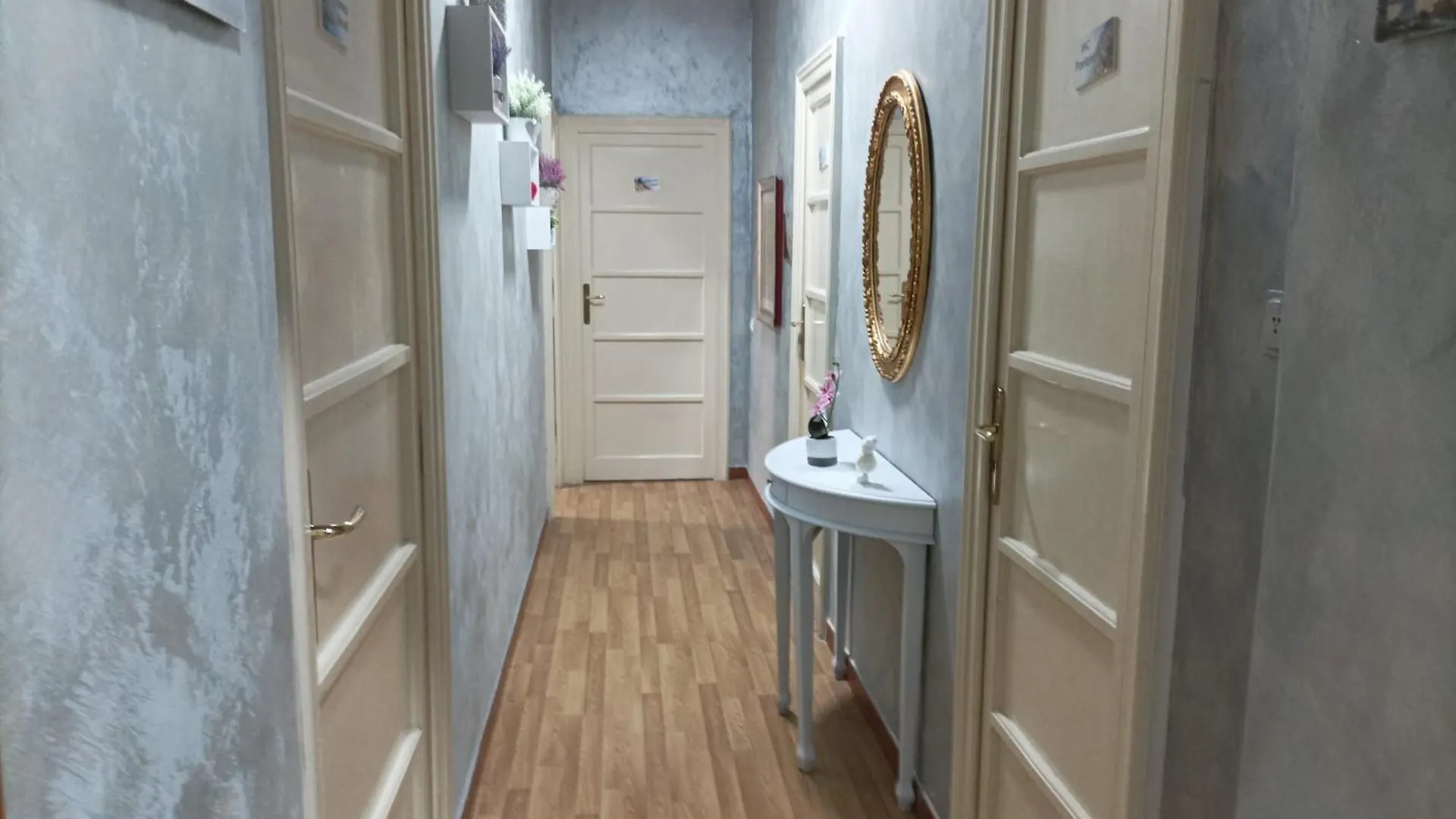 Apartment Mezzocannone Terminal Center Naples